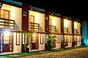 A aproximadamente 80m da praia de Taperapuã e da Arena Axé moi, com piscina, sauna, portaria 24hrs, acomodações com 2 ou 3 suítes (todas com ar split), com internet privativa 300MBPS